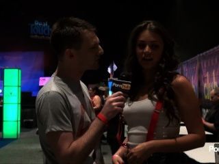 pornhubtv مع ضباب الخبير في exxxotica 2013