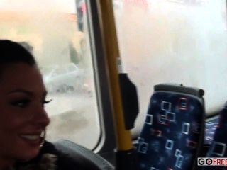ليندسي اولسن الحمار مارس الجنس على حافلة للنقل العام